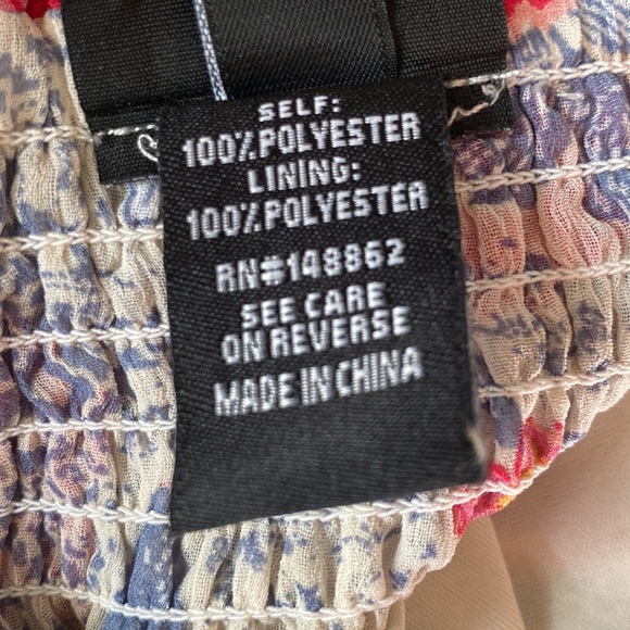 Torrid Floral Women’s Blouse Sz 1, top adjustable straps - Picture 9 of 10